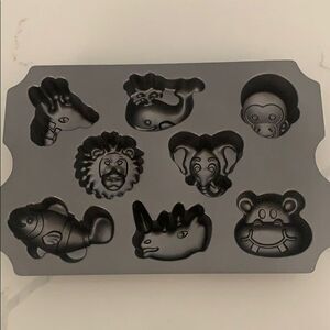 Animal Zoo muffins tray